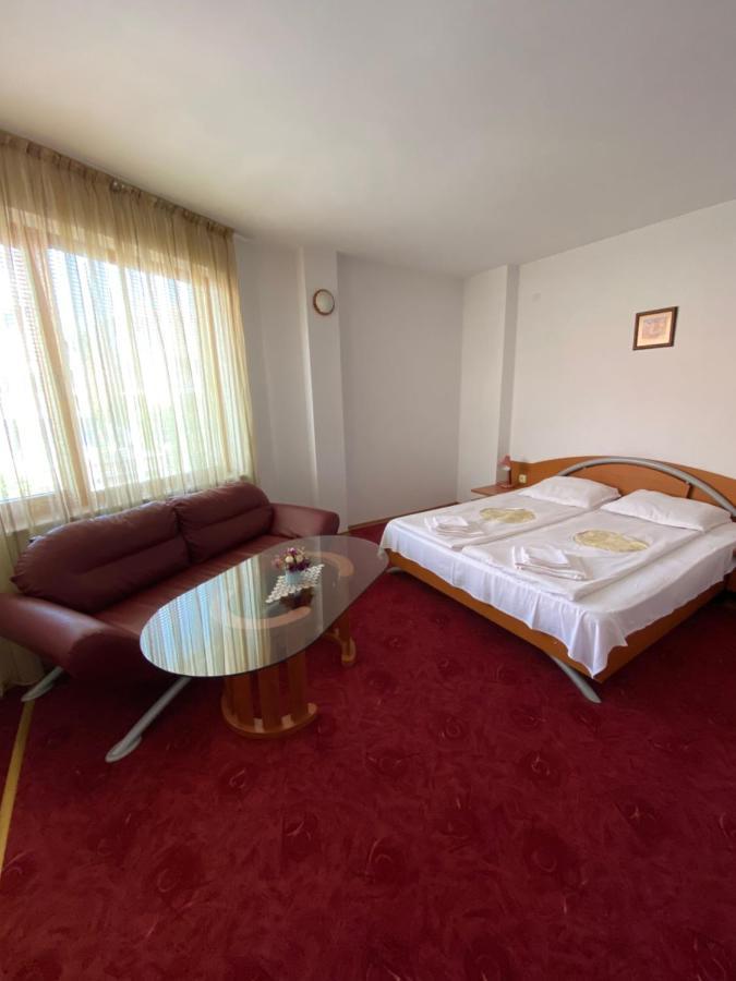 Family Hotel The Golden Fish Sozopol Eksteriør billede